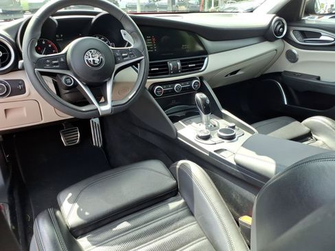 Used 2019 Alfa Romeo Giulia Ti Sport w/ Quick Order Package 22S Sport AWD/4WD image 21