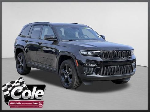 Used 2024 Jeep Grand Cherokee Limited w/ Black Appearance Package AWD/4WD image 1