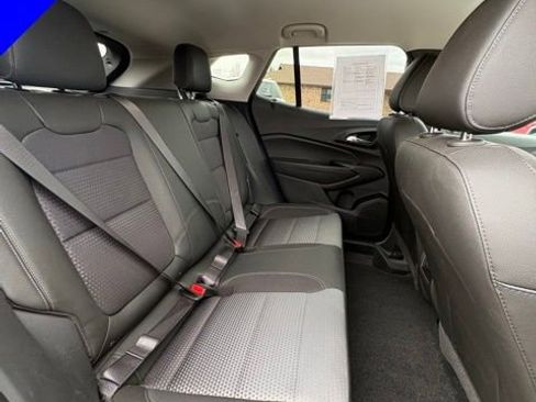 Used 2025 Chevrolet Trax LT image 31