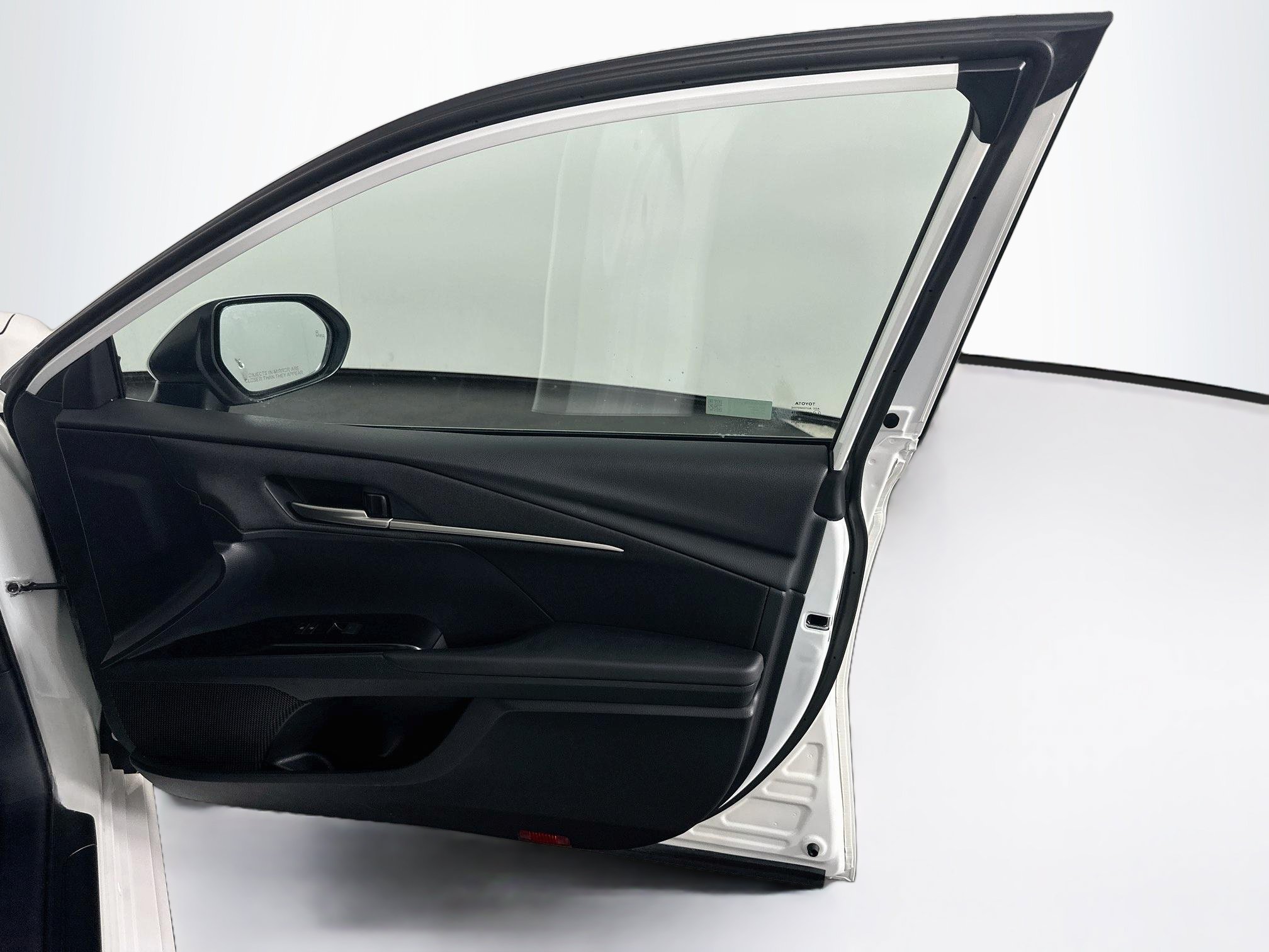 Used 2025 Toyota Camry LE FWD image 32
