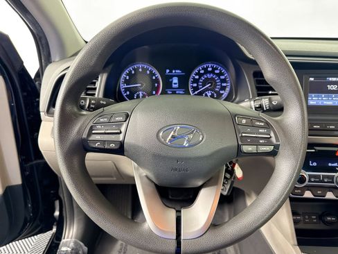 Used 2020 Hyundai Elantra SE image 11
