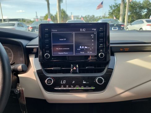 Used 2022 Toyota Corolla LE FWD image 26