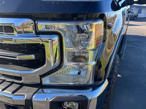 Used 2022 Ford F250 Lariat w/ Tremor Off-Road Package image 9