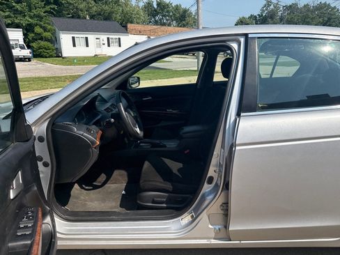 Used 2011 Honda Accord EX image 10
