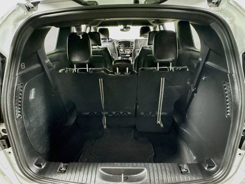 Used 2026 Chrysler Pacifica Select FWD image 24