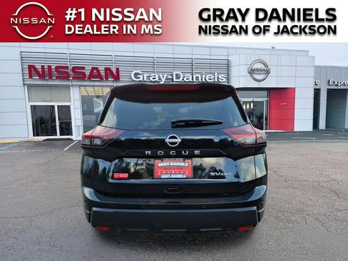Used 2024 Nissan Rogue SV image 6