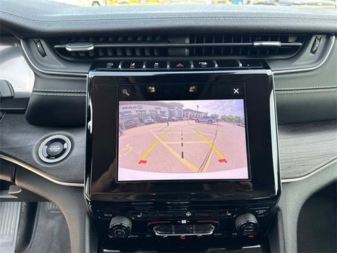 Used 2022 Jeep Grand Cherokee L Limited image 23