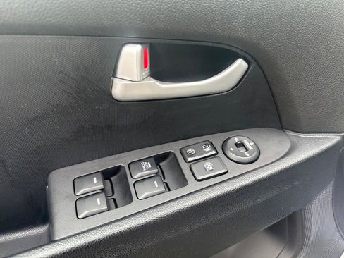 Used 2014 Kia Sportage LX image 10