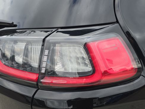 Used 2020 Jeep Cherokee Latitude image 11