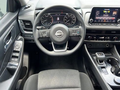 Used 2024 Nissan Rogue SV AWD/4WD image 12