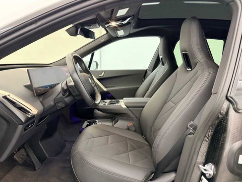 Used 2023 BMW iX xDrive50 w/ Sport Package image 16
