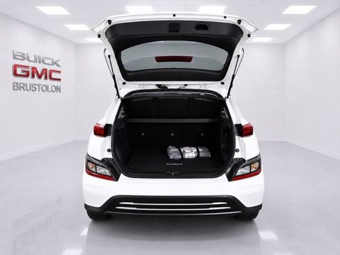 Used 2023 Hyundai Kona SE w/ Cargo Package FWD image 10