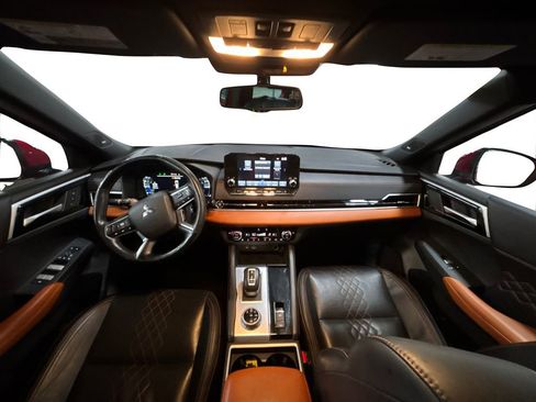 Used 2023 Mitsubishi Outlander SEL image 17