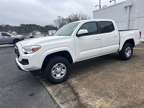 Used 2021 Toyota Tacoma SR image 2