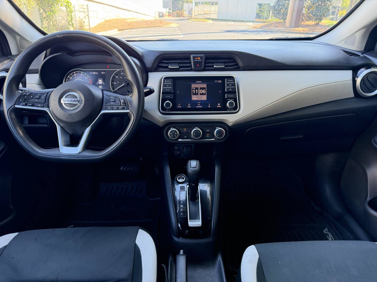 Used 2021 Nissan Versa SV FWD image 22