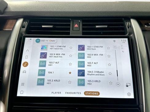 Certified 2024 Land Rover Discovery Dynamic SE image 10