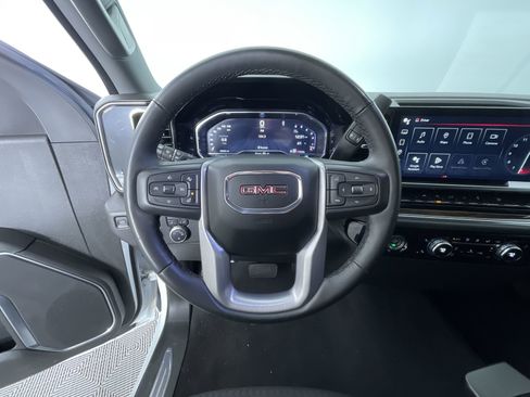 Used 2024 GMC Sierra 1500 SLE image 16