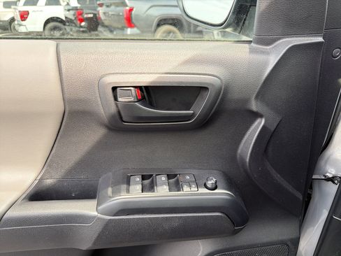 Used 2023 Toyota Tacoma SR AWD/4WD image 14