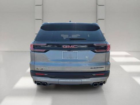 Used 2025 GMC Acadia Elevation FWD image 4