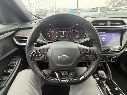 Used 2023 Chevrolet TrailBlazer RS w/ Sun and Liftgate Package image 34