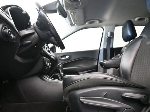 Used 2018 Jeep Compass Altitude image 16