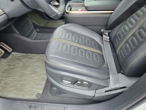 Used 2024 Rivian R1T Adventure image 23