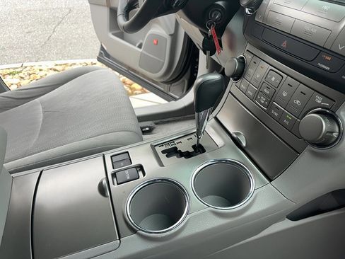 Used 2008 Toyota Highlander Sport image 17