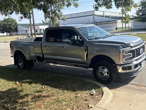 Used 2023 Ford F350 Lariat w/ Lariat Ultimate Package AWD/4WD image 2