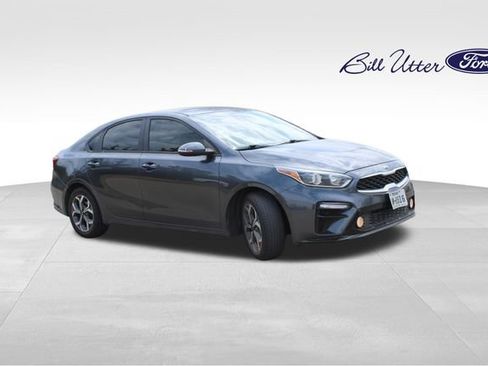 Used 2020 Kia Forte LXS FWD image 2