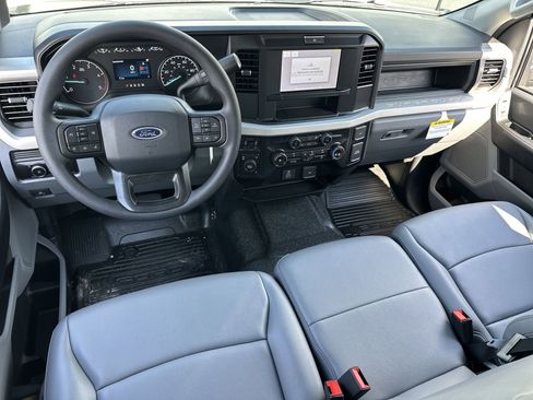 New 2025 Ford F550 4x4 SuperCab Super Duty image 2