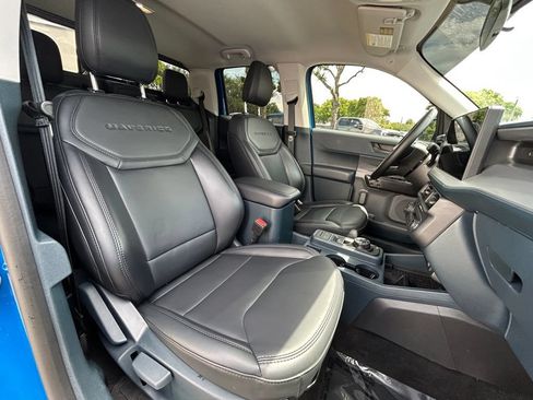 Used 2025 Ford Maverick Lariat w/ Black Appearance Package AWD/4WD image 27