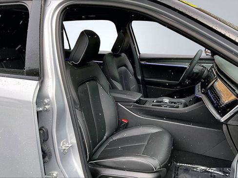 Used 2025 Jeep Wagoneer S Limited image 8