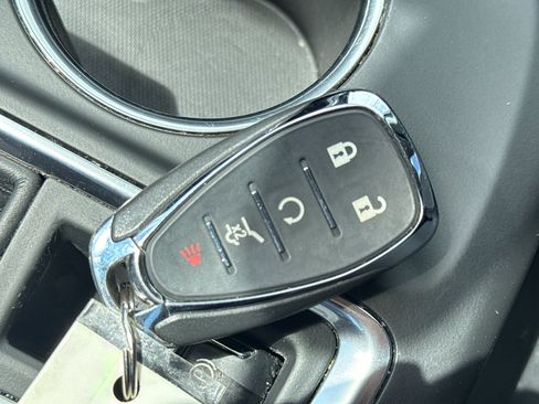 Used 2018 Chevrolet Equinox LT FWD image 36