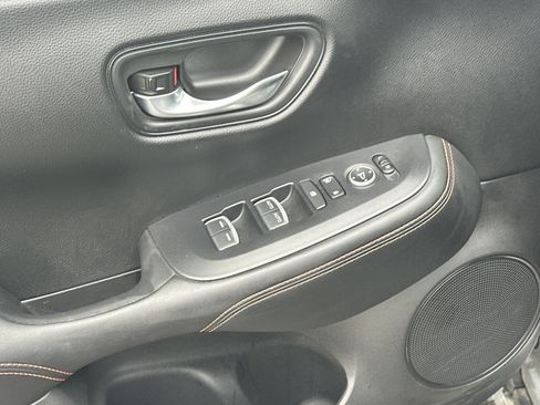 Used 2024 Honda HR-V Sport image 12