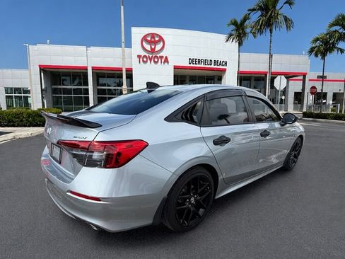 Used 2023 Honda Civic Sport image 11
