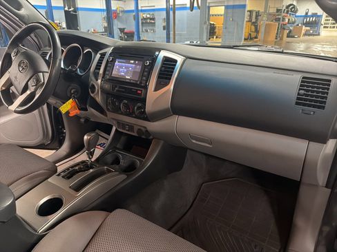 Used 2015 Toyota Tacoma 4x4 Double Cab image 26