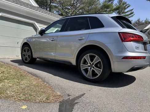 Used 2019 Audi Q5 2.0T Premium Plus w/ Premium Plus Package AWD/4WD image 6