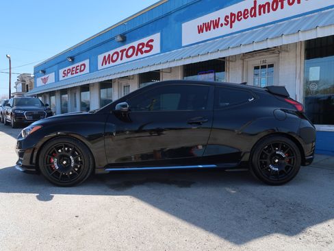 Used 2020 Hyundai Veloster N w/ Performance Package image 3