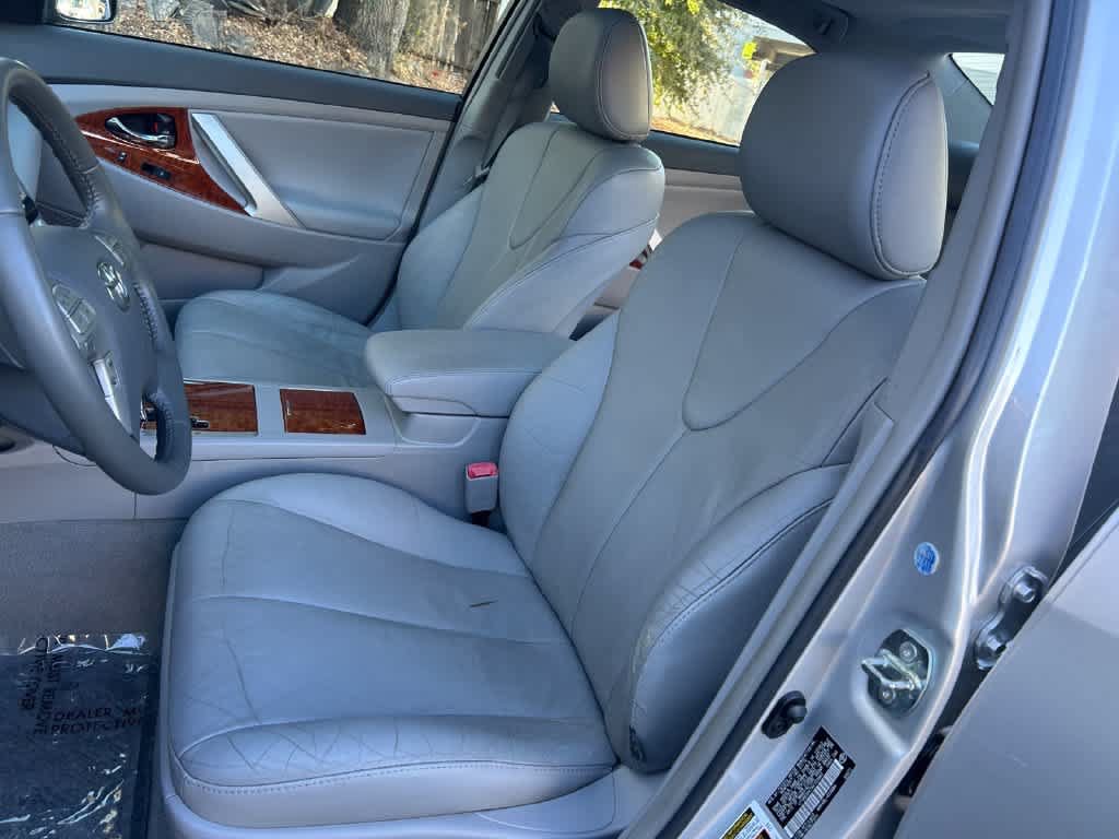 Used 2010 Toyota Camry Hybrid FWD image 11