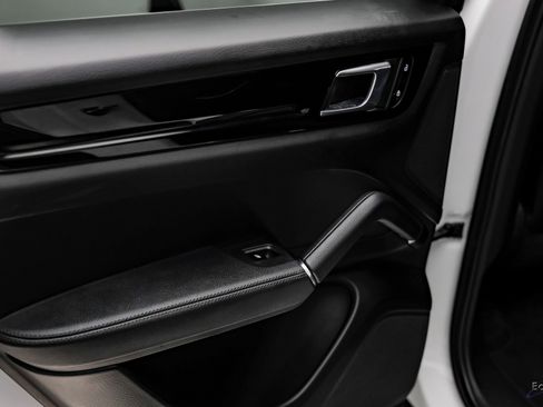 Used 2023 Porsche Cayenne image 76