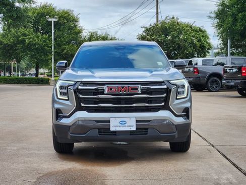Used 2025 GMC Terrain Elevation w/ Technology Package II AWD/4WD image 2
