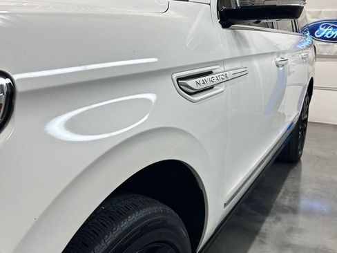 Used 2021 Lincoln Navigator L Reserve AWD/4WD image 5