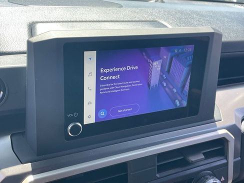 Used 2025 Toyota Tacoma TRD Sport AWD/4WD image 8