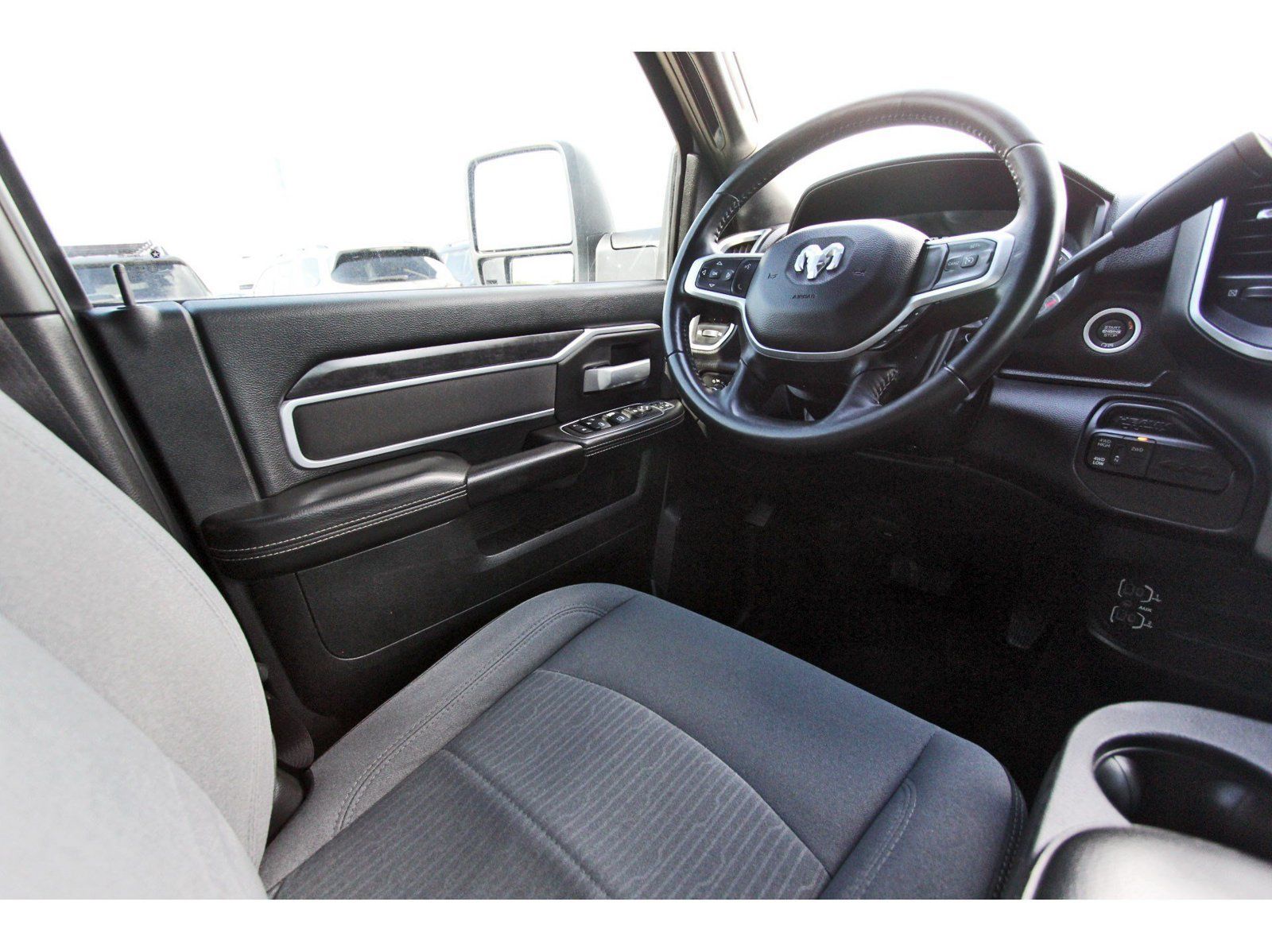 Used 2024 RAM 2500 Big Horn AWD/4WD image 9