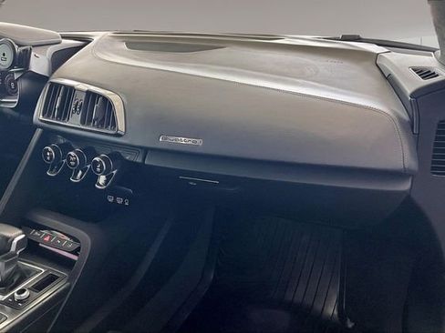 Used 2017 Audi R8 V10 w/ Carbon Exterior Package AWD/4WD image 20
