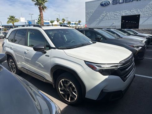 Used 2025 Subaru Forester Limited w/ Popular Package AWD/4WD image 8