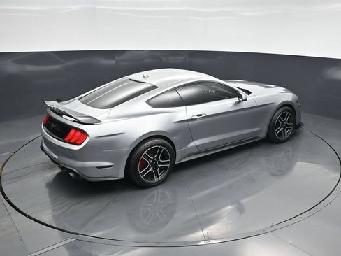 Used 2020 Ford Mustang Coupe RWD image 32