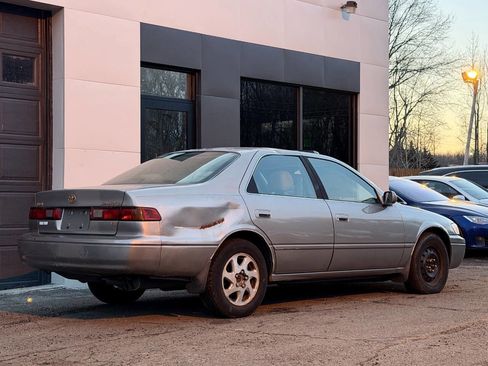 Used 1999 Toyota Camry XLE image 17