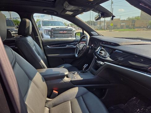 Used 2024 Cadillac XT6 Premium Luxury FWD image 13