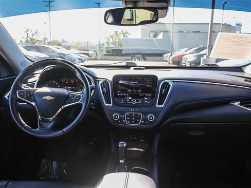 Used 2020 Chevrolet Malibu LT w/ Leather Package image 18